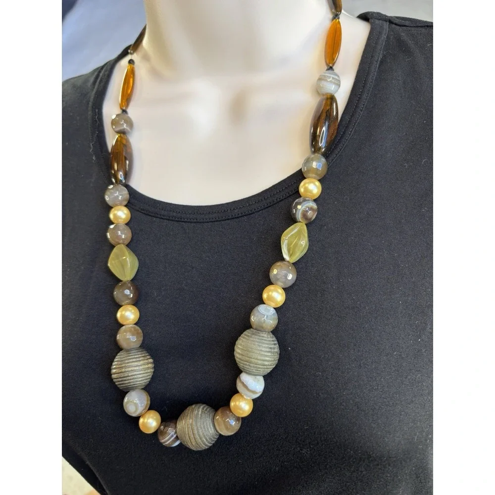 Women's Brown Beaded Chunky Statement Y2K BOHO Classic Staple Capsule Necklace‎